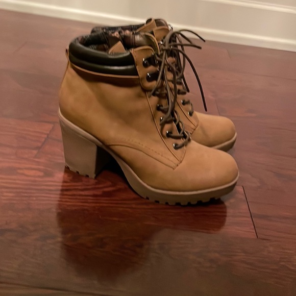 Brown leather boot heals from Call it Spring - Picture 3 of 4